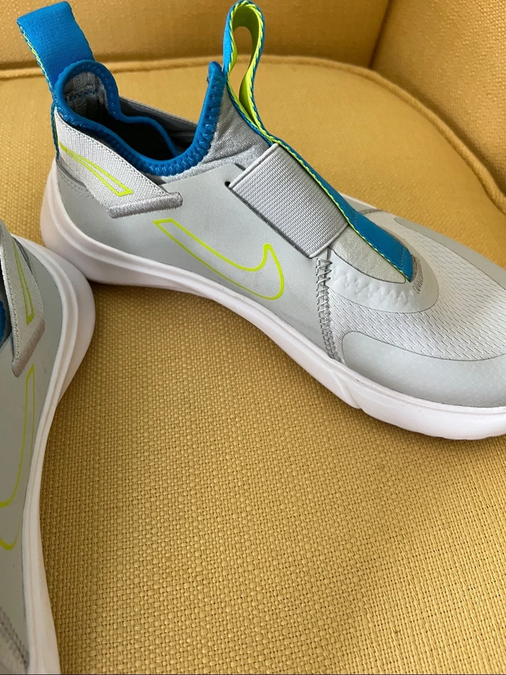 Nike Kids Slip-On Sneakers in Gray with Blue & Neon Yellow Accents size 4y